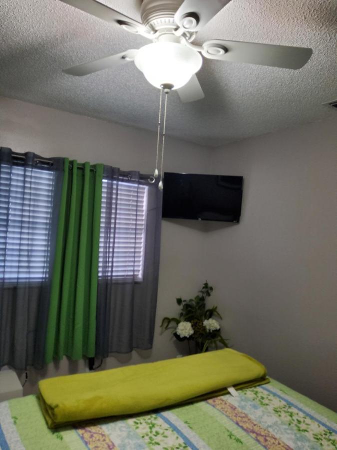 Beautiful Apartment Close To Everything タンパ エクステリア 写真