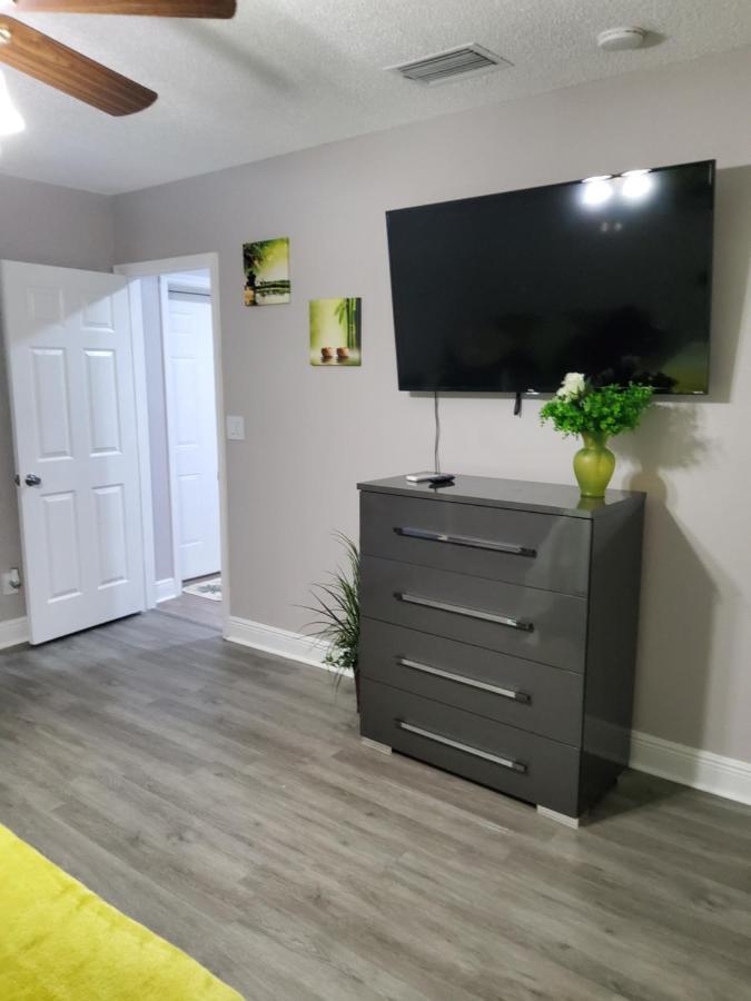 Beautiful Apartment Close To Everything タンパ エクステリア 写真
